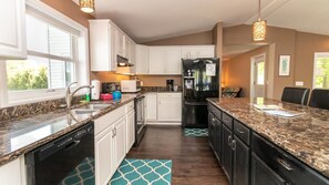 Private kitchen - Memory Lane: An Unforgettable Family Retreat! (Penn Yan)