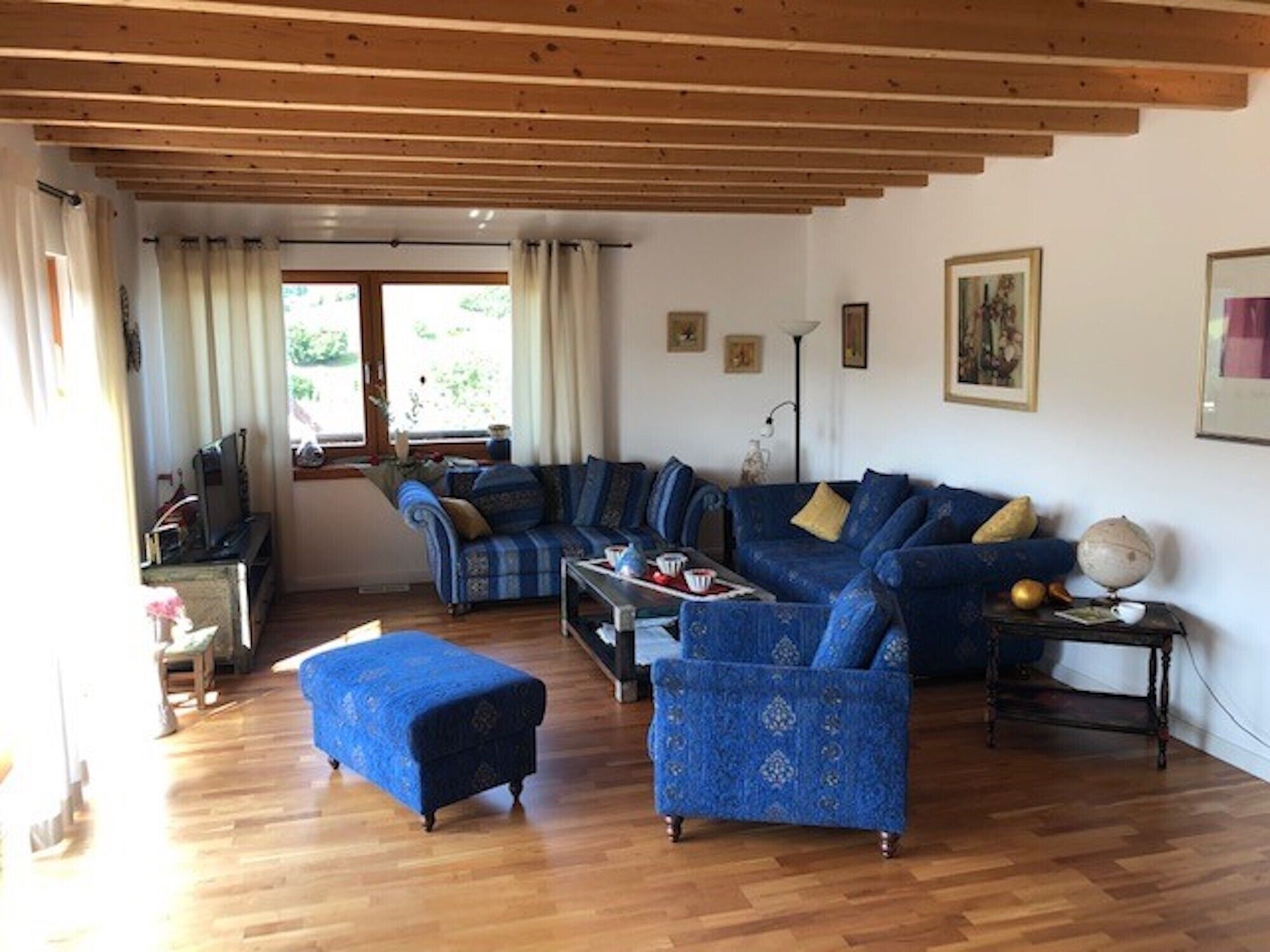 Télévision, chaîne hi-fi