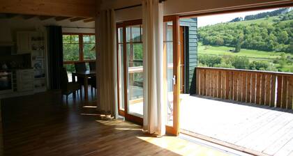 Ferienwohnung Haus Leenja mit Bergblick, Sauna, Garten