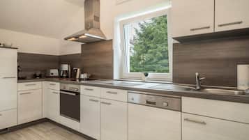 Refrigerador, horno, placa de cocina, lavavajillas