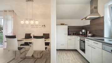 Kühlschrank, Ofen, Herdplatte, Geschirrspüler