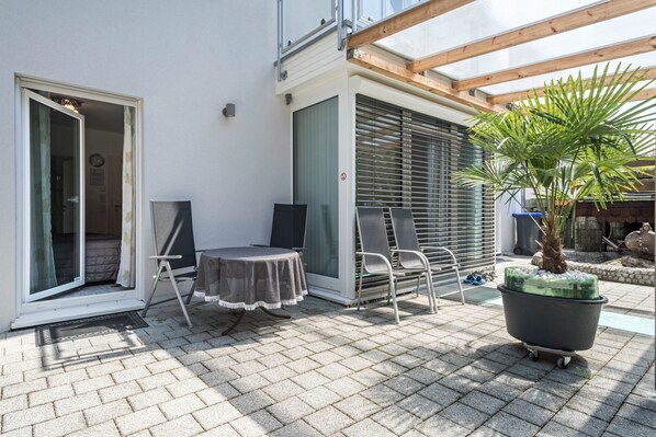 Terrace/patio - Apartment with coffee kitchen for two near the shore of Lake Constance (Meersburg)