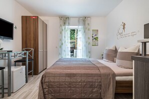 1 bedroom, free WiFi, bed sheets - Apartment with coffee kitchen for two near the shore of Lake Constance (Meersburg)