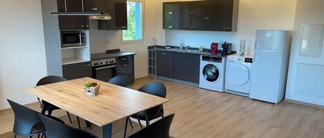 Fridge, microwave, oven, stovetop