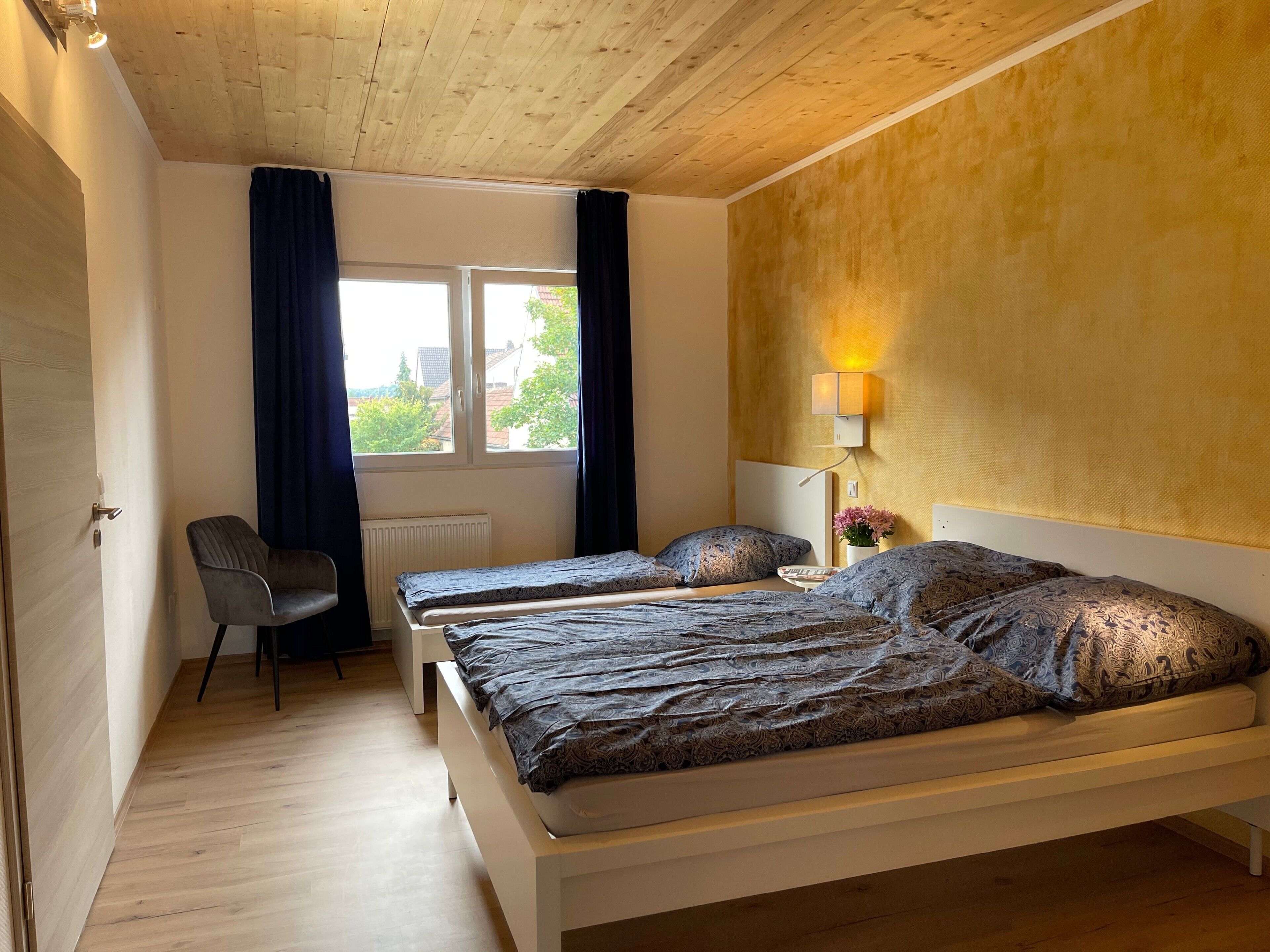 2 dormitoris, planxa i posts de planxar, wifi gratuïta i roba de llit 