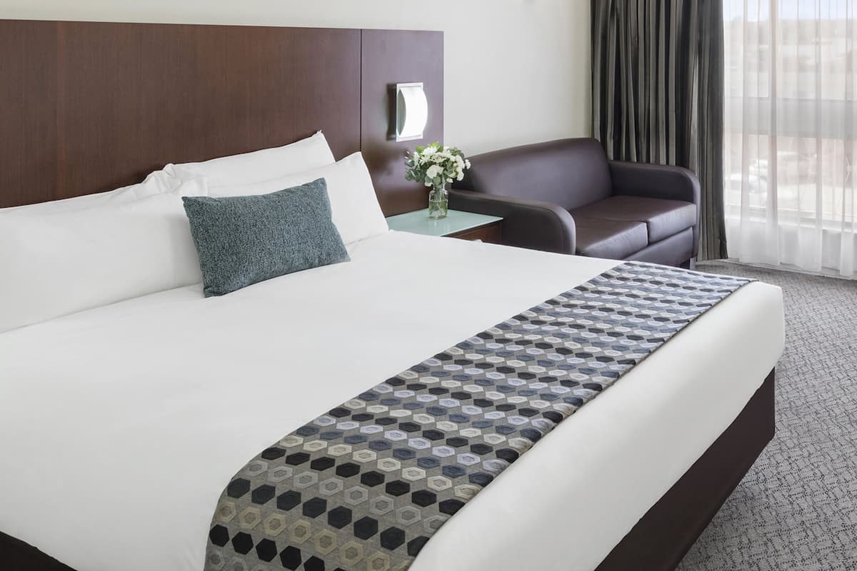 Egyptian cotton sheets, premium bedding, minibar, in-room safe