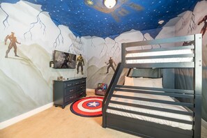 8 bedrooms, iron/ironing board, WiFi, bed sheets - Gleaming Villa with Home Theater at Encore (Kissimmee)