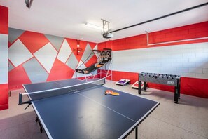 Games room - Gleaming Villa with Home Theater at Encore (Kissimmee)