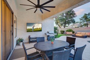 Outdoor dining - Chandler Home, Putting Green, Heated Pool, Firepit (Chandler)