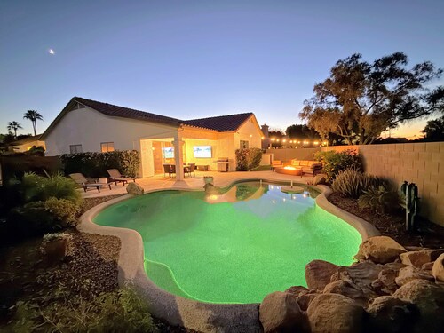 Chandler Home, Heated Pool, Putting Green, Firepit