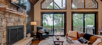 The Guardian Bear Lodge - pet friendly in Eagles Nest, view, game room