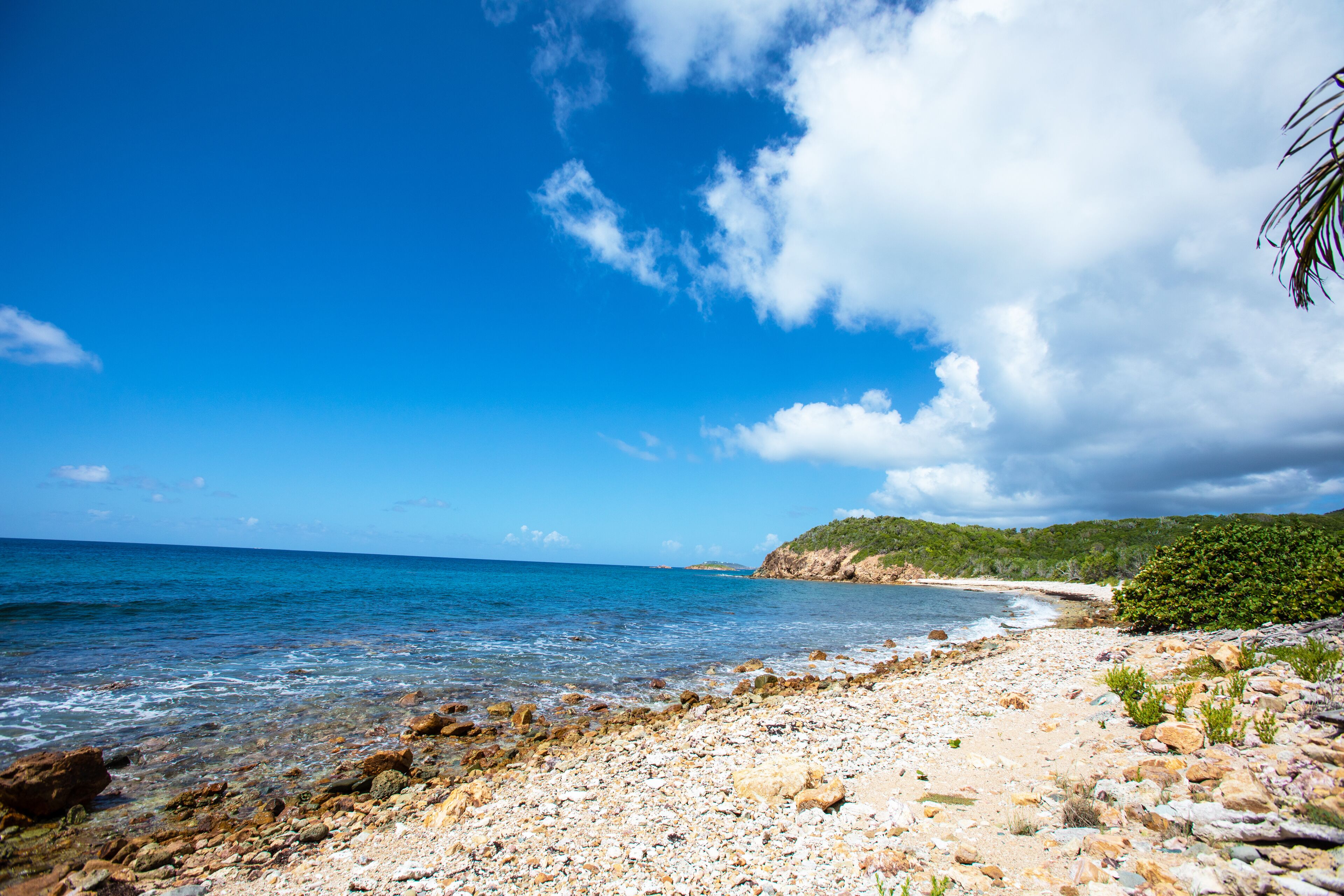 Beach nearby, sun-loungers, beach towels