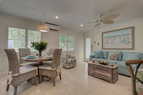 Dining - Lulu's Key House: Private Heated Pool, Steps to Siesta Key Beach & Perfectly Located in the Village! (Siesta Key)