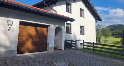 Ferienwohnung 105 qm mit drei separaten Schlafzimmern und Balkon