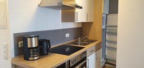 Kühlschrank, Ofen, Herdplatte, Geschirrspüler