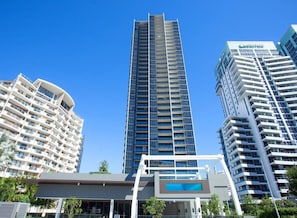 Exterior - Modern Broadbeach Apartment With Amazing Views (Broadbeach)