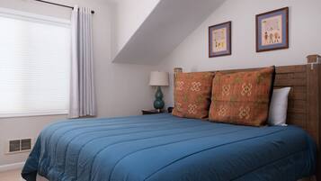 3 bedrooms, desk, iron/ironing board, free WiFi