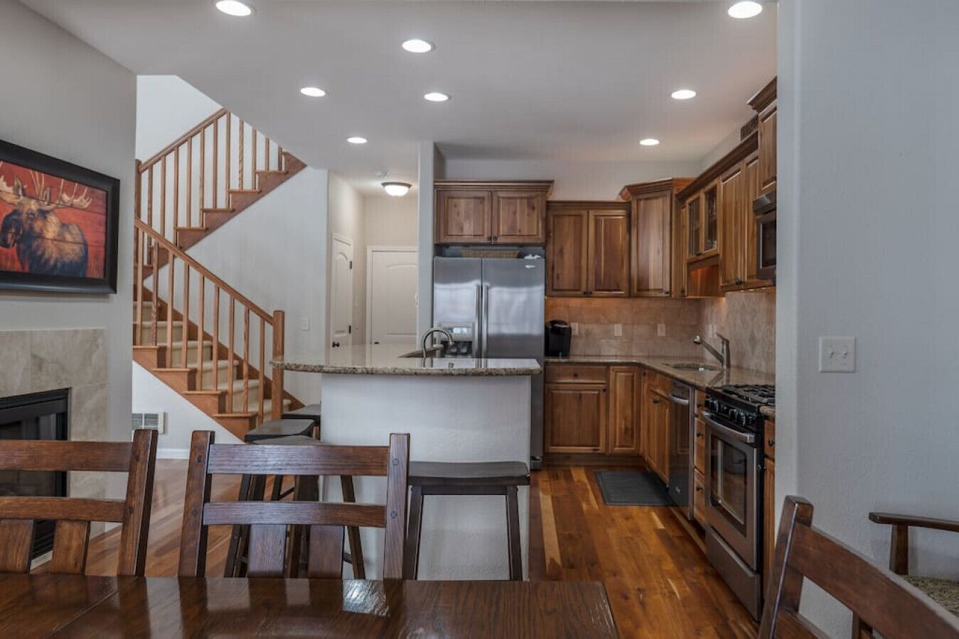 冰箱、微波炉、烤箱、炉灶