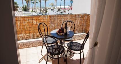 Spacieux penthouse avec vue sur mer, Wi-Fi et terrasse