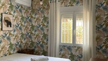 3 chambres, fer et planche à repasser, Wi-Fi gratuit, draps fournis