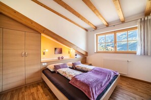 2 quartos, ferros/tábuas de passar roupa, Wi-Fi de cortesia