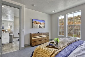 5 bedrooms, desk, free WiFi, bed sheets