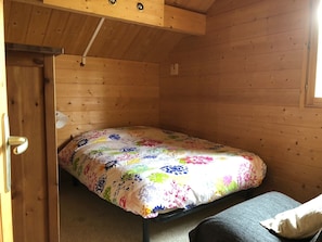 3 chambres, fer et planche à repasser, lit de bébé portatif, Wi-Fi