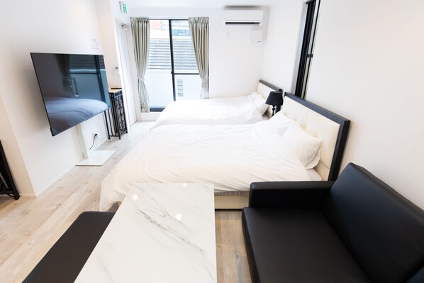 Studio Ekonomi, Bebas Asap Rokok | Meja kerja, ruang kerja ramah laptop, Wi-Fi gratis, dan seprai linen