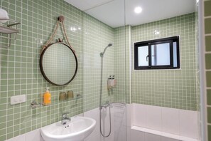 Standard Double Room | Bilik Mandi | Pancuran mandi, hulu semburan mandi hujan 
