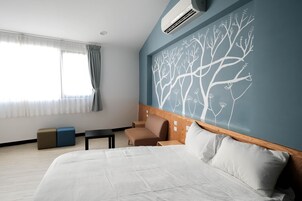 Superior Double Room | Desk, blackout drapes, free WiFi, bed sheets