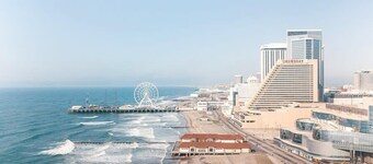2br/3ba Condo Right Between Hard Rock and Ocean Casino!