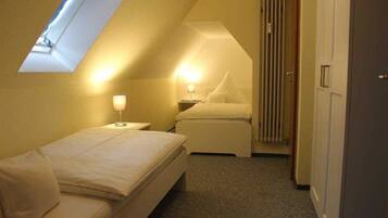 2 bedrooms, travel crib, WiFi, bed sheets