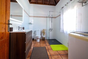 Unclassified image, 2 of 18, button - El Manso, Tijarafe, Spain (Tijarafe)