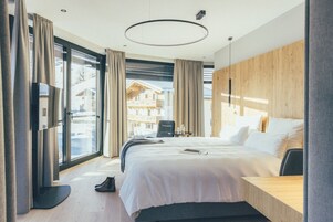 Suíte júnior | Cofres nos quartos, quartos à prova de som, Wi-Fi de cortesia
