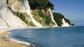 Una playa cerca