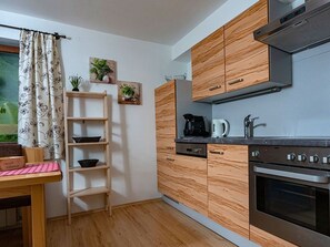 Oven, dishwasher, coffee/tea maker, electric kettle