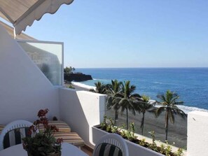 Unclassified image, 4 of 14, button