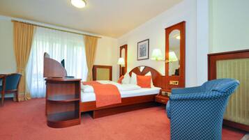 1 Schlafzimmer, Zimmersafe, Schreibtisch, Reisekinderbett