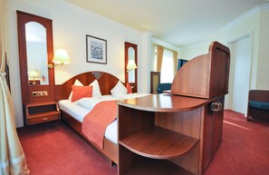 Unclassified image, 3 of 12, button