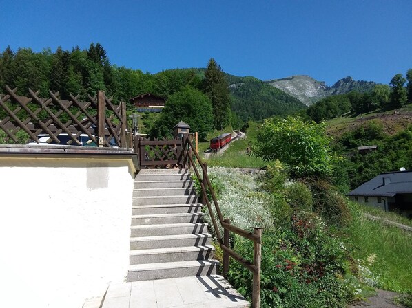 Unclassified image, 1 of 42, button