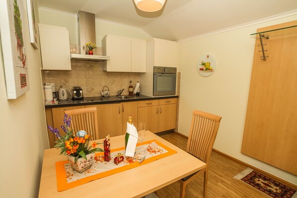 Unclassified image, 1 of 42, button