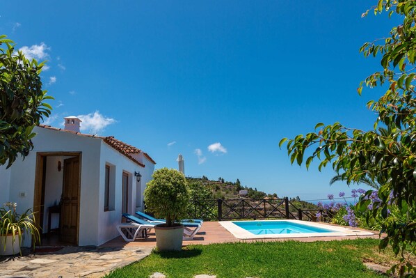 Unclassified image, 1 of 15, button - El Lomito, Spain (Tijarafe)