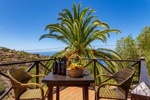 Unclassified image, 3 of 15, button - El Lomito, Spain (Tijarafe)