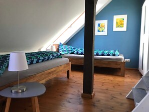 2 habitaciones, cuna de viaje, wifi y ropa de cama