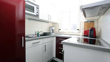 Réfrigérateur, micro-ondes, four, lave-vaisselle