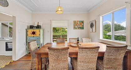 KINGS BEACH COTTAGE - Just a leisurely 3-minute stroll from the patrolled beach