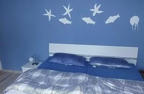 2 bedrooms, travel cot, WiFi