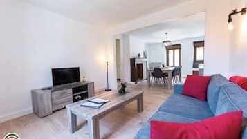 Télévision, jeux vidéo, lecteur de DVD, livres