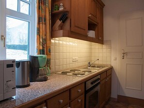 Fridge, microwave, oven