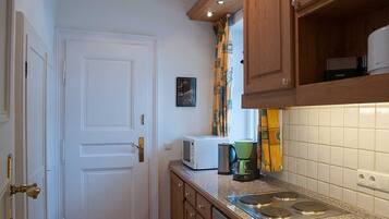 Fridge, microwave, oven